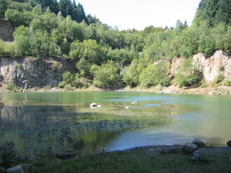 Interessanter See am Katzenbuckel (saukalt)