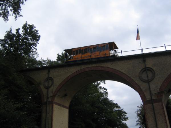 Brcke der Nerobergbahn kurz vor der Talstation