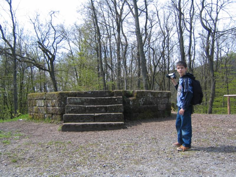 Kameramann Christopher Scherer am Ohrsbergturm bei Eberbach